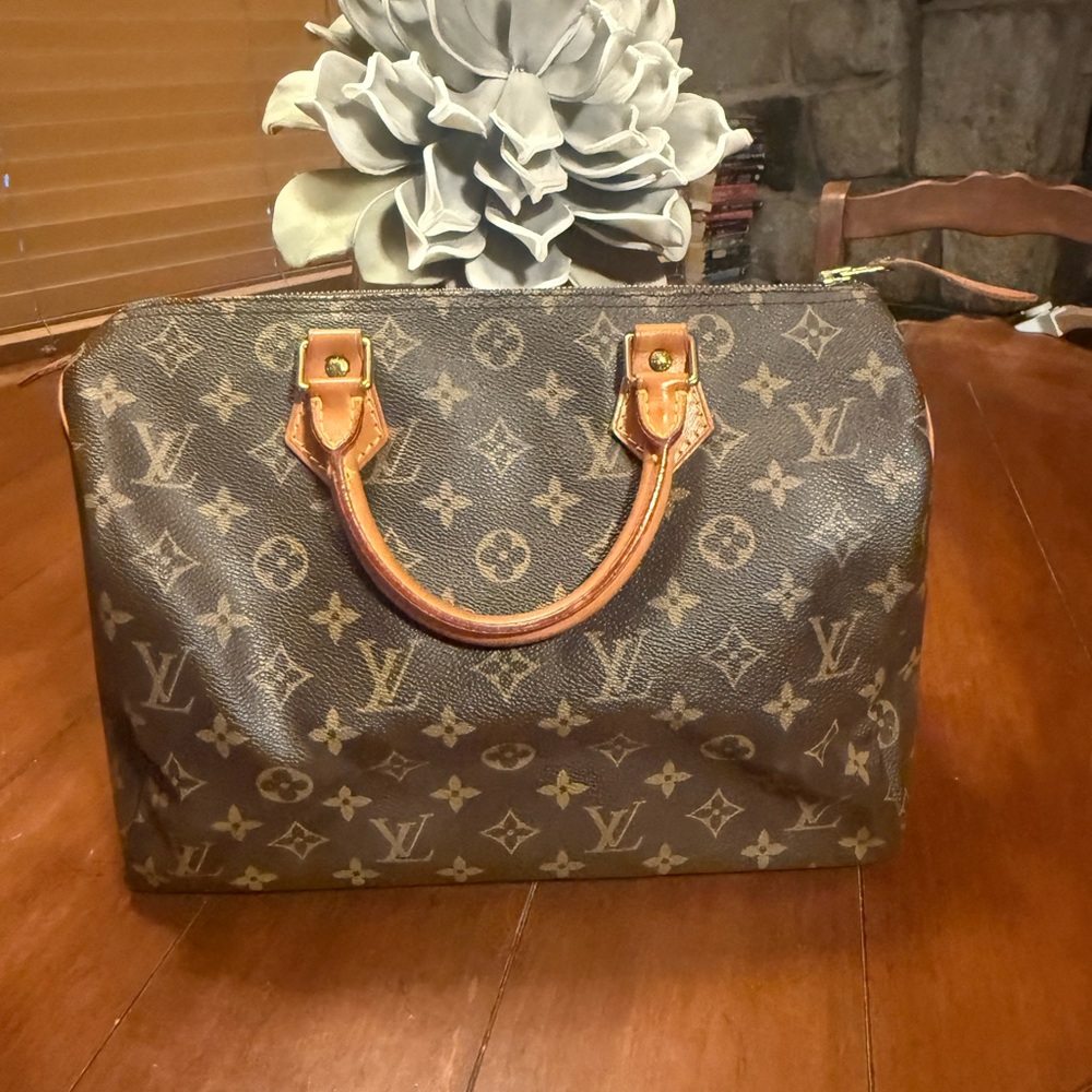 Loius Vuitton Authentic Brown & Tan Monogram Speedy 30 Bag - Picture 2 of 11